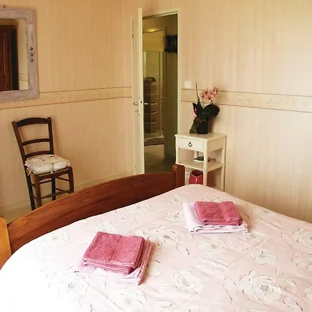 Beautiful In With 3 Bedrooms, Wifi And Outdoor Swimming Pool 度假居 *